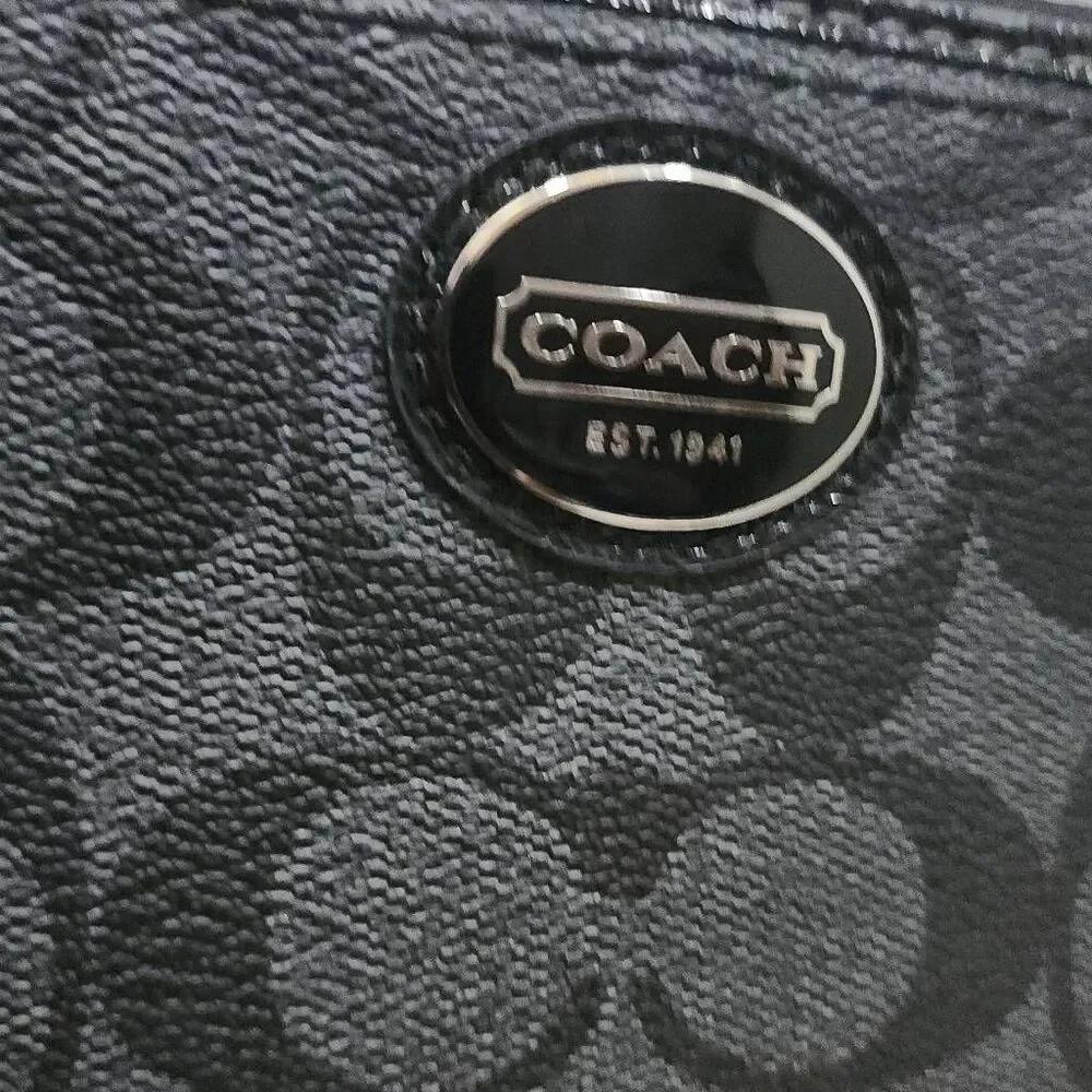 Coach Medium Corner Zip Wallet in Signature Canvas